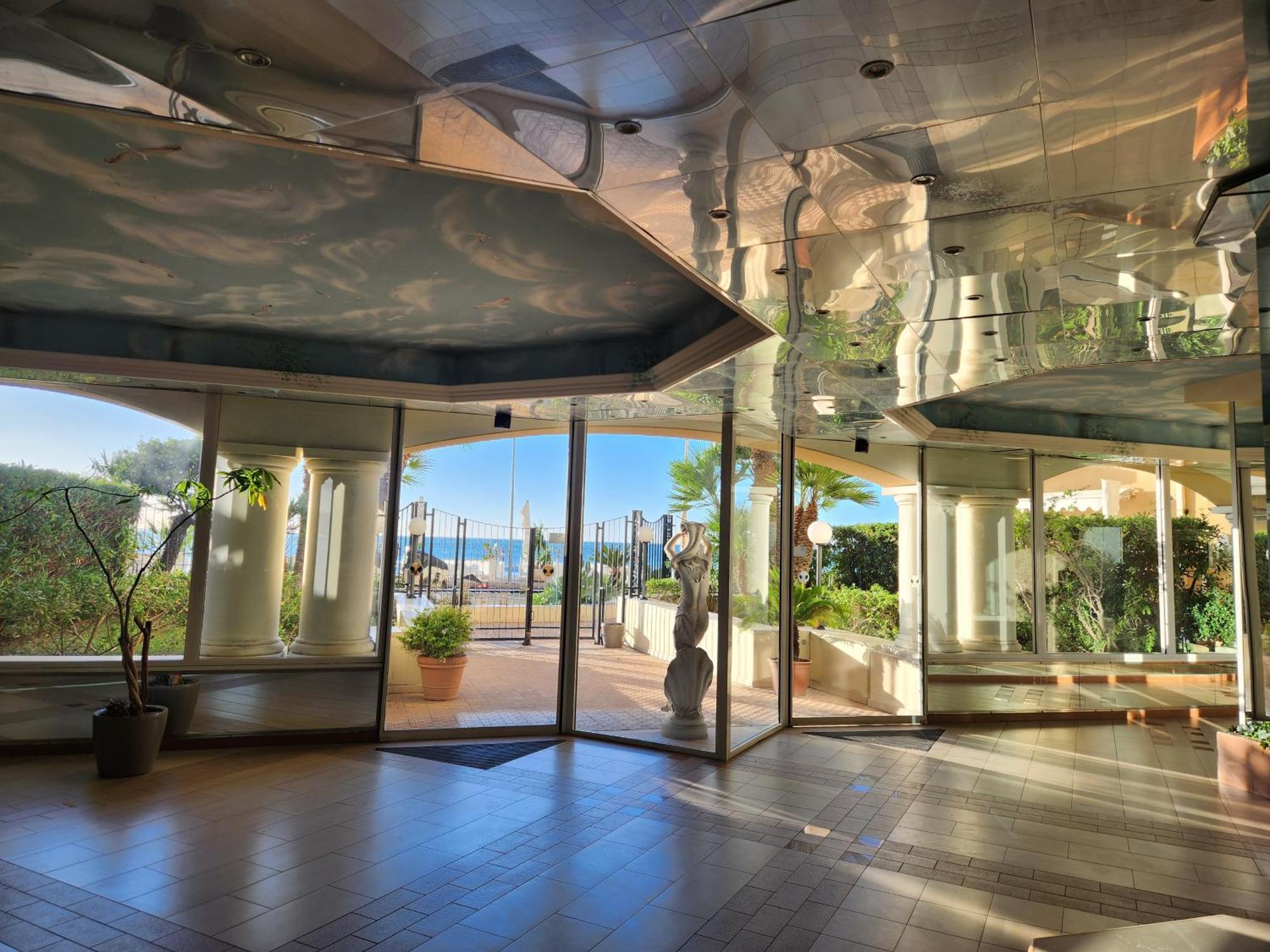 Exclusive Panoramic Sea View In Victoria Beach Menton Buitenkant foto